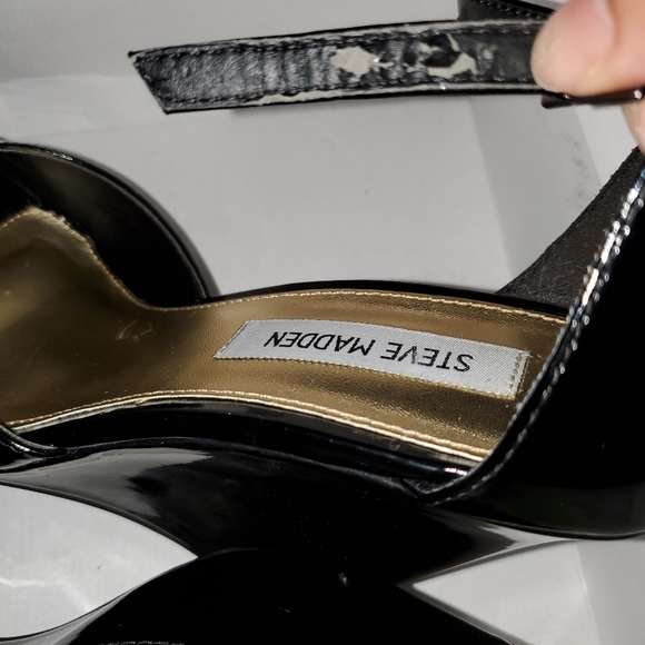 Steve Madden Wedge Heeled Sandals - Picture 4 of 4